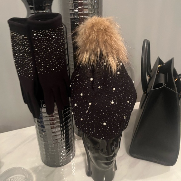 Brand 🎁New un worn in the package, Simon Chang , sparkling hat and gloves set🎁 - Picture 14 of 17